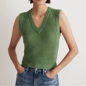 Madewell green sweater vest, xxs